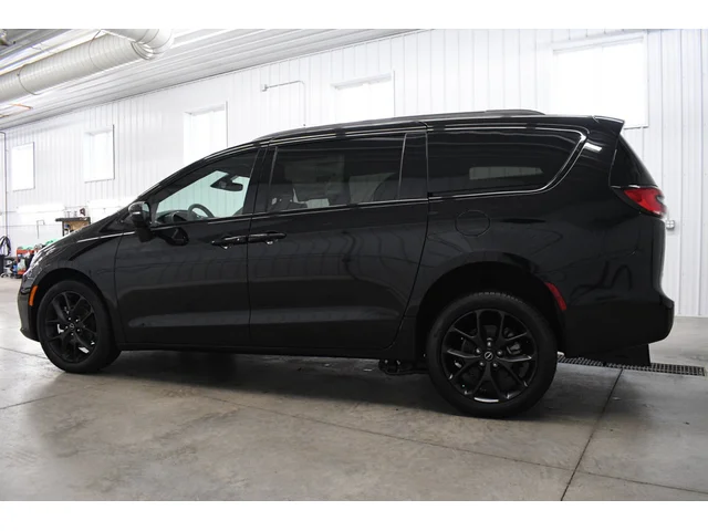 SEMINUEVOS CHRYSLER Pacifica a Estados en autogozo