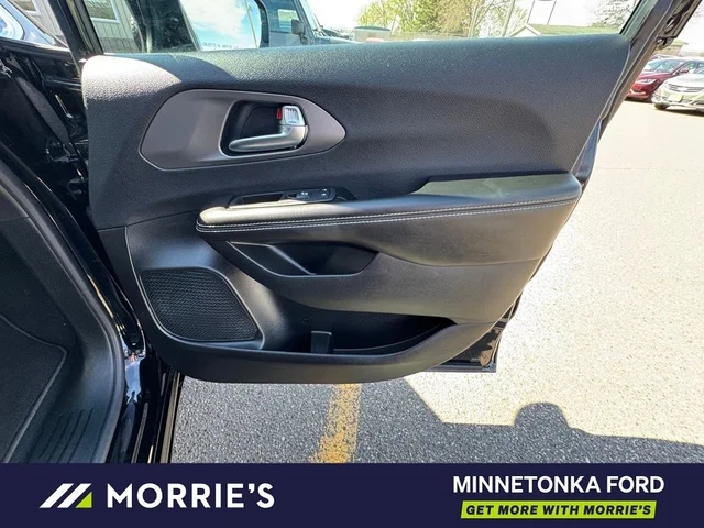 SEMINUEVOS CHRYSLER Pacifica a Estados en autogozo