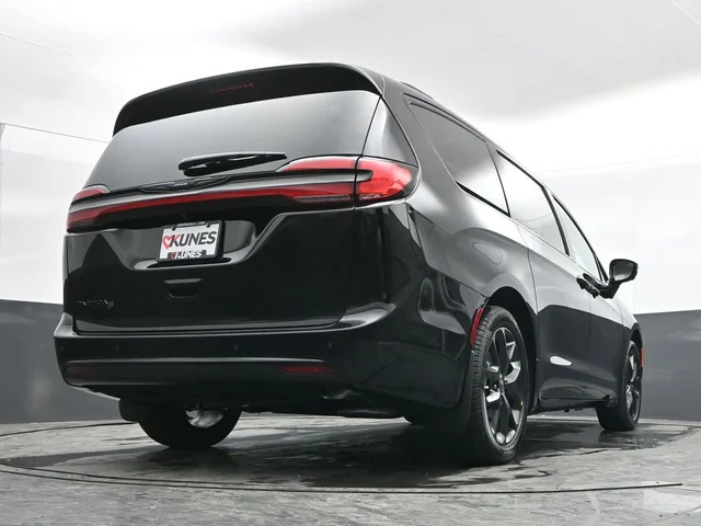 Nuevos CHRYSLER PACIFICA à Estados chez autogozo