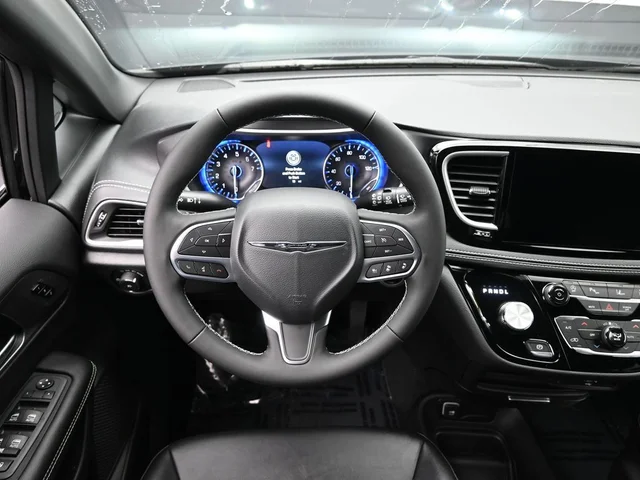 Nuevos CHRYSLER PACIFICA à Estados chez autogozo