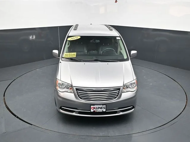 SEMINUEVOS CHRYSLER Town & Country a Estados en autogozo