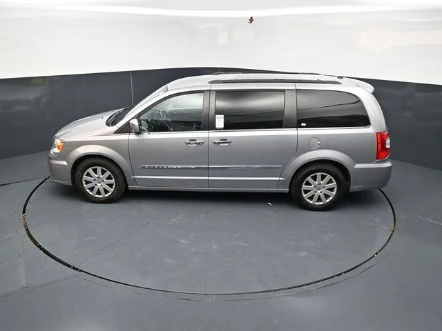 SEMINUEVOS CHRYSLER Town & Country a Estados en autogozo