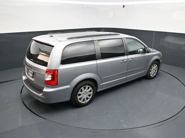 SEMINUEVOS CHRYSLER Town & Country a Estados en autogozo