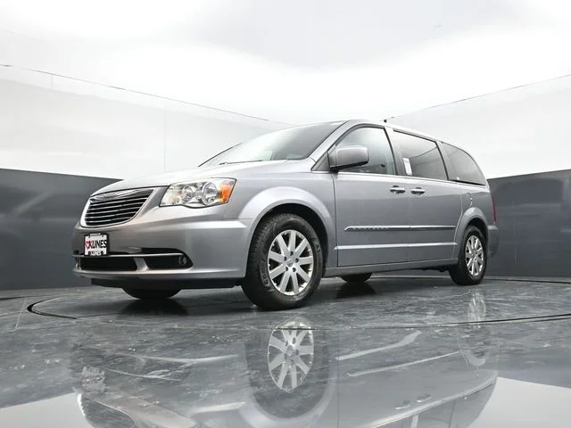 SEMINUEVOS CHRYSLER Town & Country a Estados en autogozo