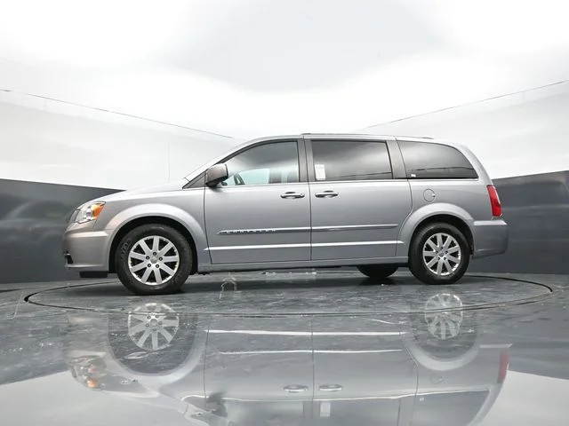 SEMINUEVOS CHRYSLER Town & Country a Estados en autogozo
