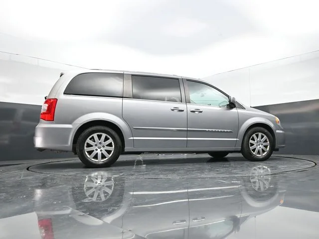 SEMINUEVOS CHRYSLER Town & Country a Estados en autogozo