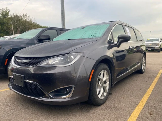SEMINUEVOS CHRYSLER Pacifica a Estados en autogozo
