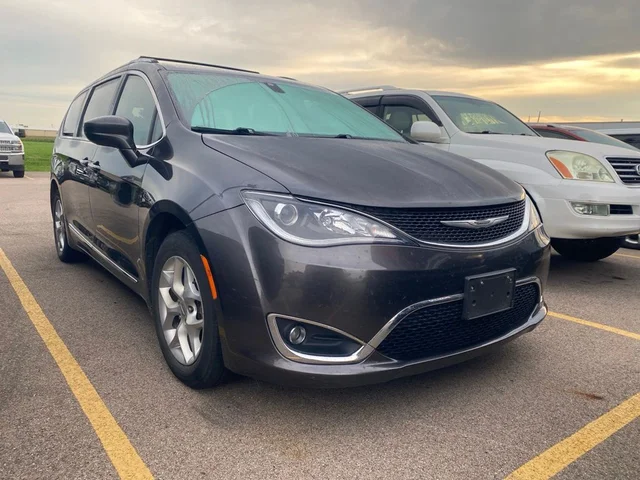 SEMINUEVOS CHRYSLER Pacifica a Estados en autogozo