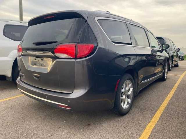 SEMINUEVOS CHRYSLER Pacifica a Estados en autogozo