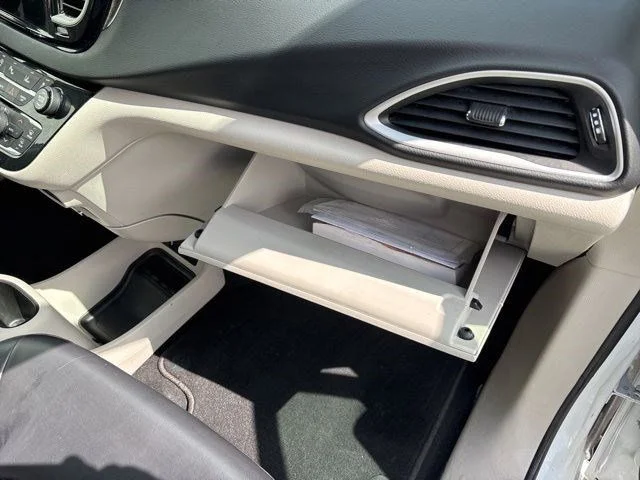 SEMINUEVOS CHRYSLER Pacifica a Estados en autogozo