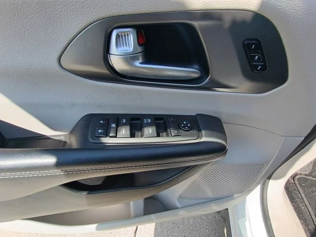 SEMINUEVOS CHRYSLER Pacifica a Estados en autogozo