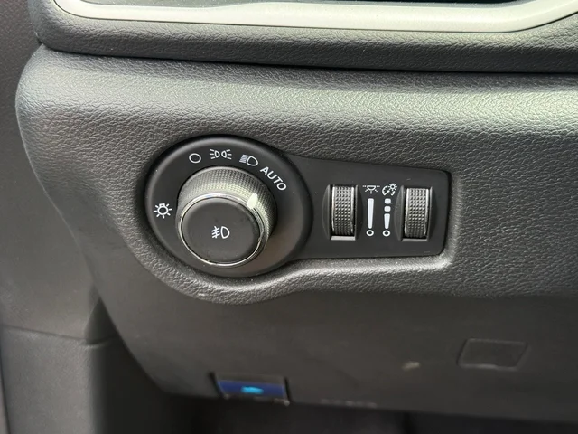 SEMINUEVOS CHRYSLER Pacifica a Estados en autogozo