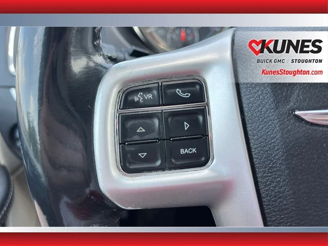 SEMINUEVOS CHRYSLER Town & Country a Estados en autogozo