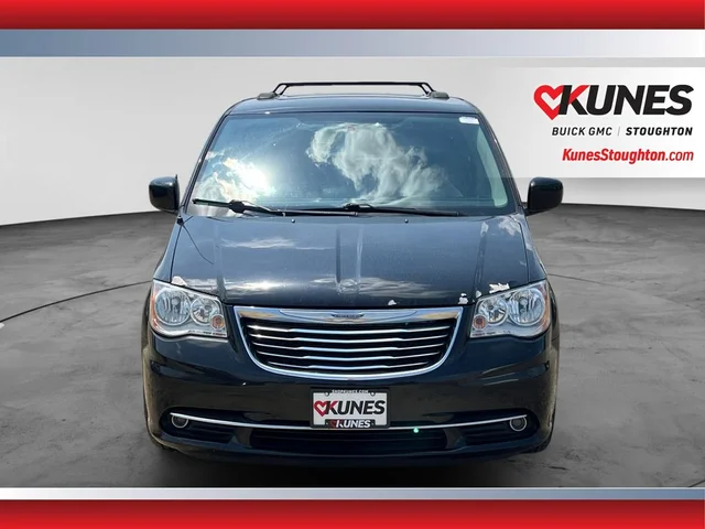 SEMINUEVOS CHRYSLER Town & Country a Estados en autogozo