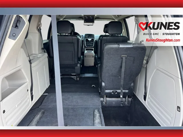 SEMINUEVOS CHRYSLER Town & Country a Estados en autogozo