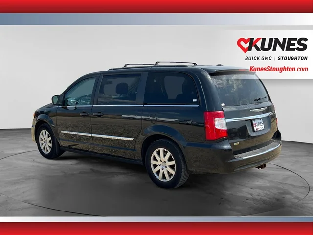SEMINUEVOS CHRYSLER Town & Country a Estados en autogozo