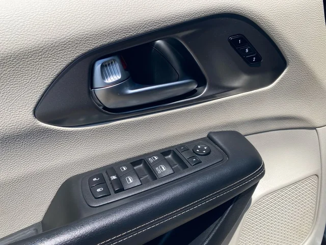 SEMINUEVOS CHRYSLER Pacifica a Estados en autogozo