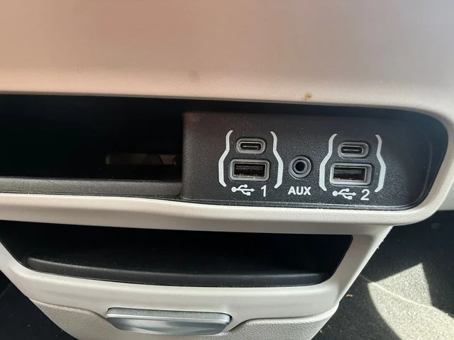 SEMINUEVOS CHRYSLER Pacifica a Estados en autogozo