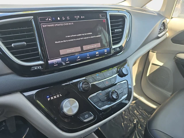 SEMINUEVOS CHRYSLER Pacifica a Estados en autogozo