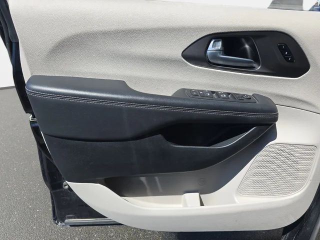 SEMINUEVOS CHRYSLER Pacifica a Estados en autogozo