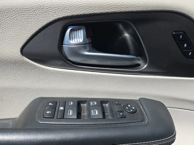 SEMINUEVOS CHRYSLER Pacifica a Estados en autogozo