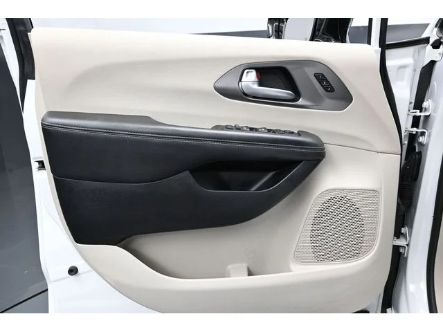 SEMINUEVOS CHRYSLER Pacifica a Estados en autogozo