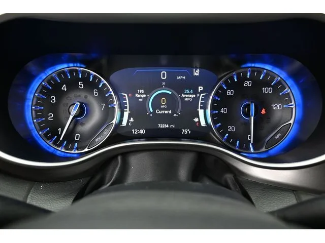 SEMINUEVOS CHRYSLER Pacifica a Estados en autogozo