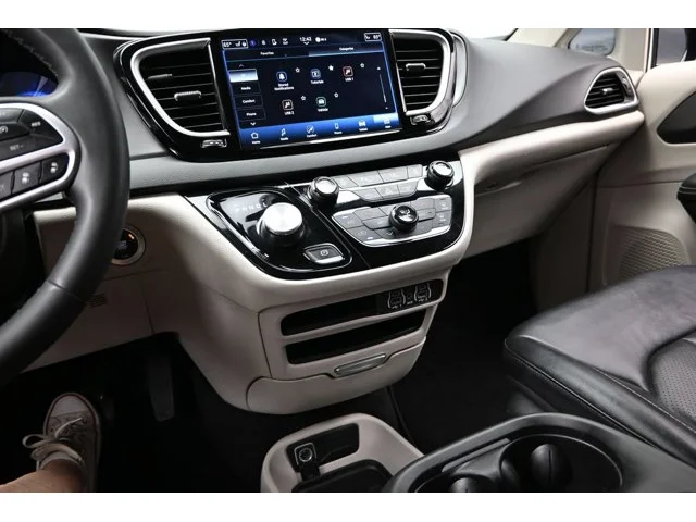 SEMINUEVOS CHRYSLER Pacifica a Estados en autogozo