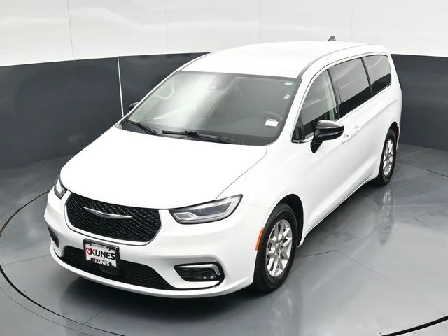 SEMINUEVOS CHRYSLER Pacifica a Estados en autogozo