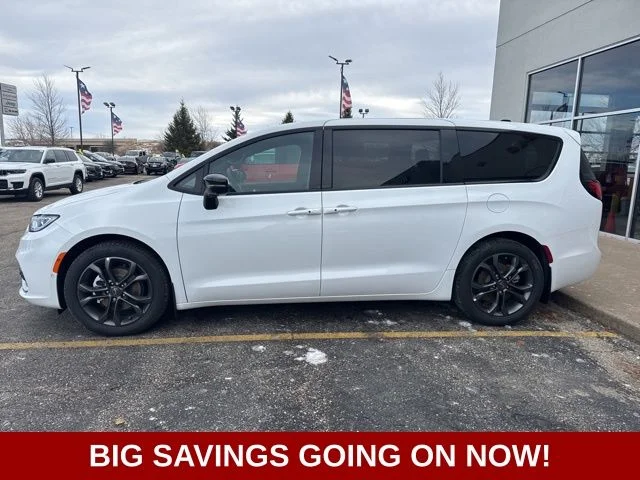 Nuevos CHRYSLER PACIFICA à Estados chez autogozo