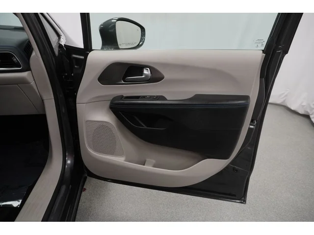 SEMINUEVOS CHRYSLER Pacifica a Estados en autogozo
