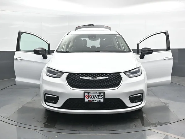 SEMINUEVOS CHRYSLER Pacifica a Estados en autogozo