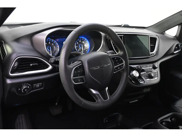 SEMINUEVOS CHRYSLER Pacifica a Estados en autogozo
