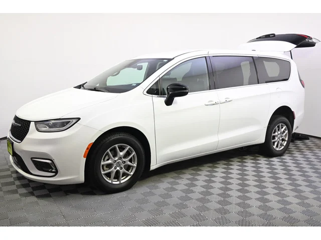 SEMINUEVOS CHRYSLER Pacifica a Estados en autogozo