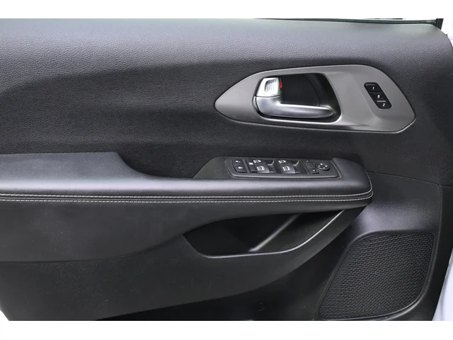 SEMINUEVOS CHRYSLER Pacifica a Estados en autogozo