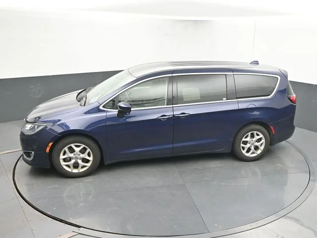 SEMINUEVOS CHRYSLER Pacifica a Estados en autogozo