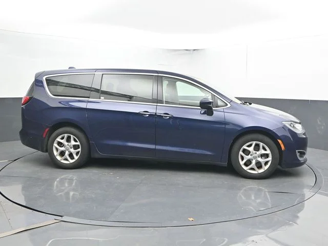 SEMINUEVOS CHRYSLER Pacifica a Estados en autogozo