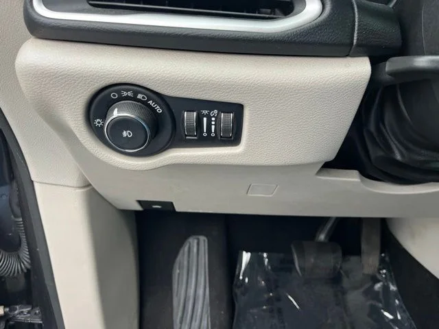 SEMINUEVOS CHRYSLER Pacifica a Estados en autogozo