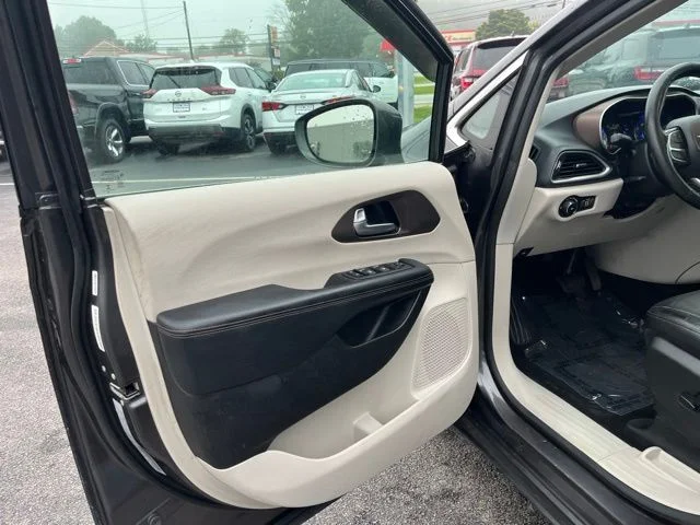 SEMINUEVOS CHRYSLER Pacifica a Estados en autogozo
