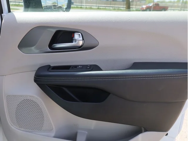 SEMINUEVOS CHRYSLER Pacifica a Estados en autogozo