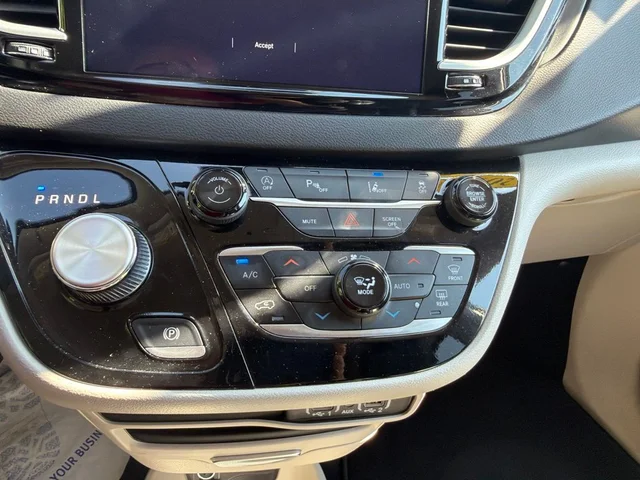 SEMINUEVOS CHRYSLER Pacifica a Estados en autogozo