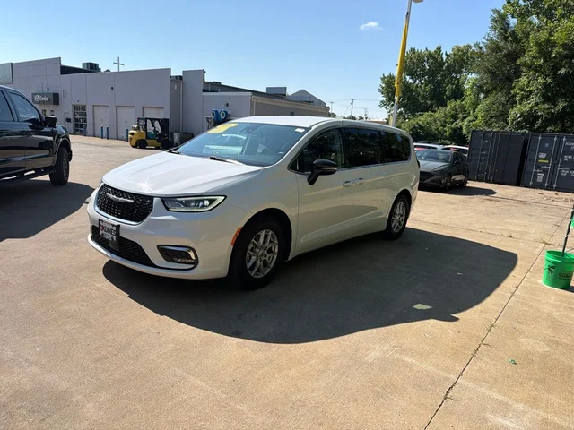 SEMINUEVOS CHRYSLER Pacifica a Estados en autogozo