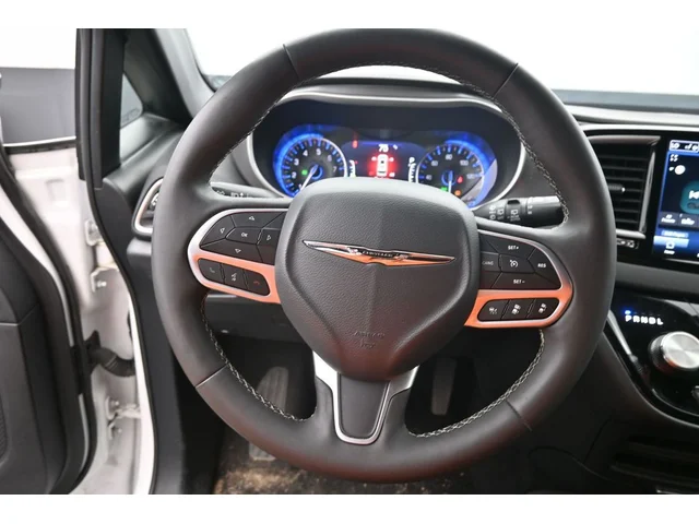 SEMINUEVOS CHRYSLER Pacifica a Estados en autogozo