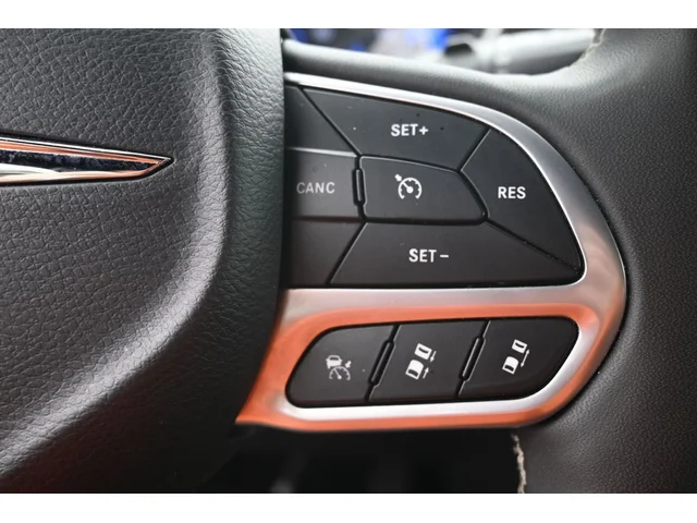 SEMINUEVOS CHRYSLER Pacifica a Estados en autogozo