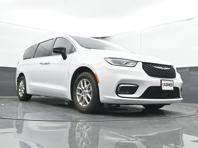 SEMINUEVOS CHRYSLER Pacifica a Estados en autogozo