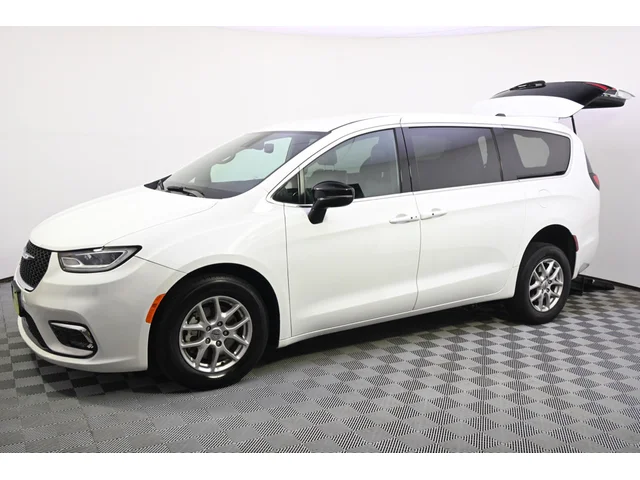 SEMINUEVOS CHRYSLER Pacifica a Estados en autogozo