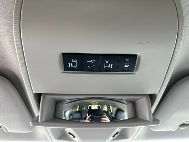 SEMINUEVOS CHRYSLER Town & Country a Estados en autogozo