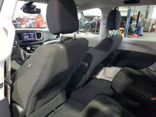 SEMINUEVOS CHRYSLER Voyager a Estados en autogozo