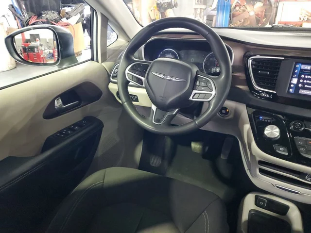 SEMINUEVOS CHRYSLER Voyager a Estados en autogozo