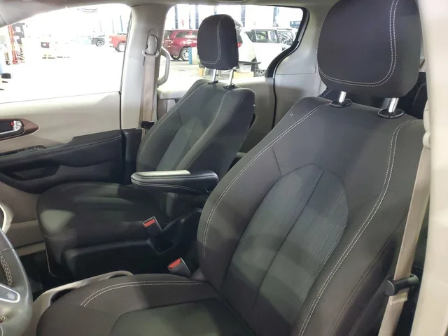 SEMINUEVOS CHRYSLER Voyager a Estados en autogozo
